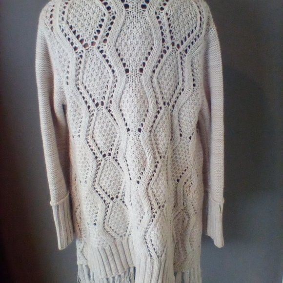 Women's large sweater with fringe - Picture 4 of 4